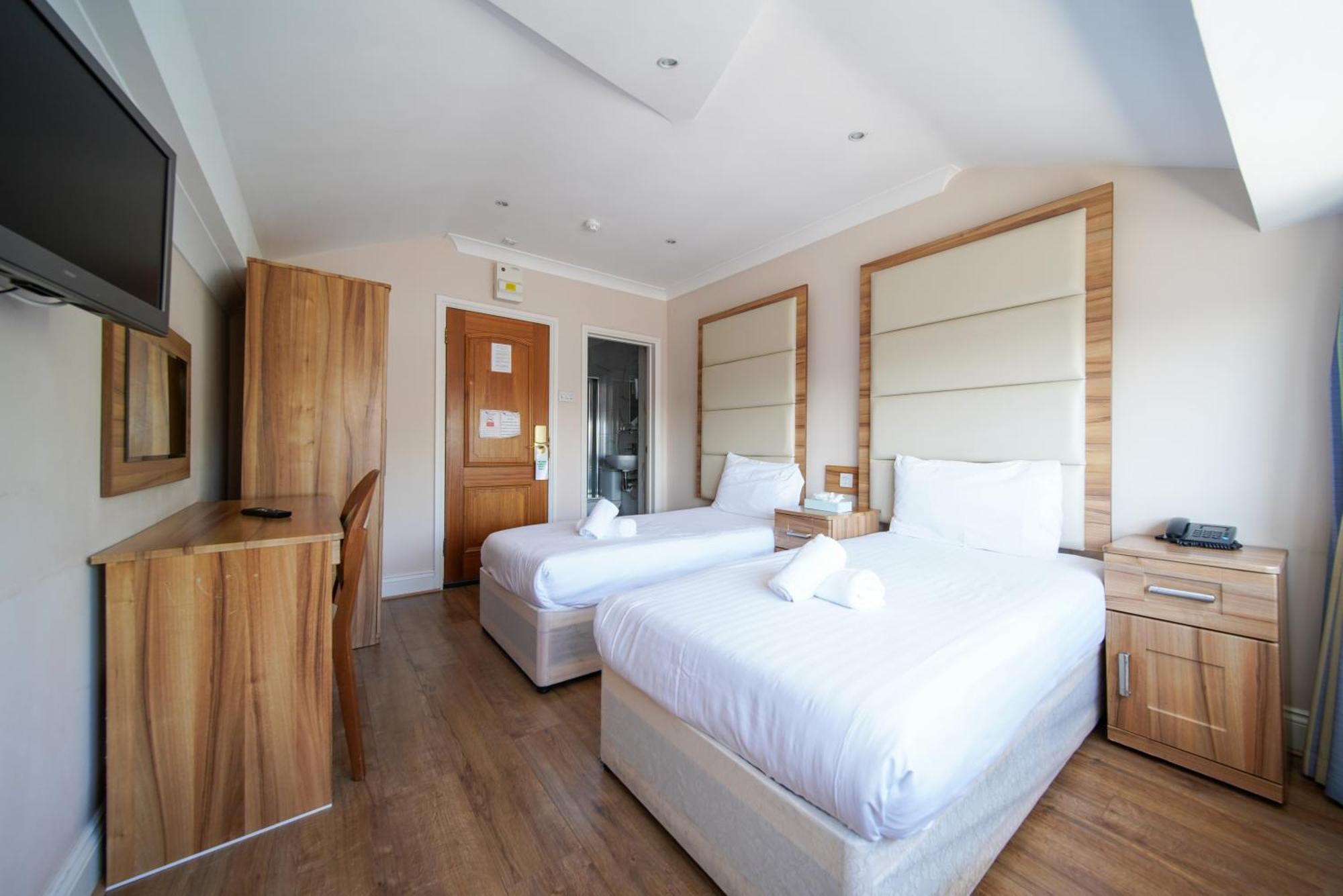 Royal Eagle 3* Londra