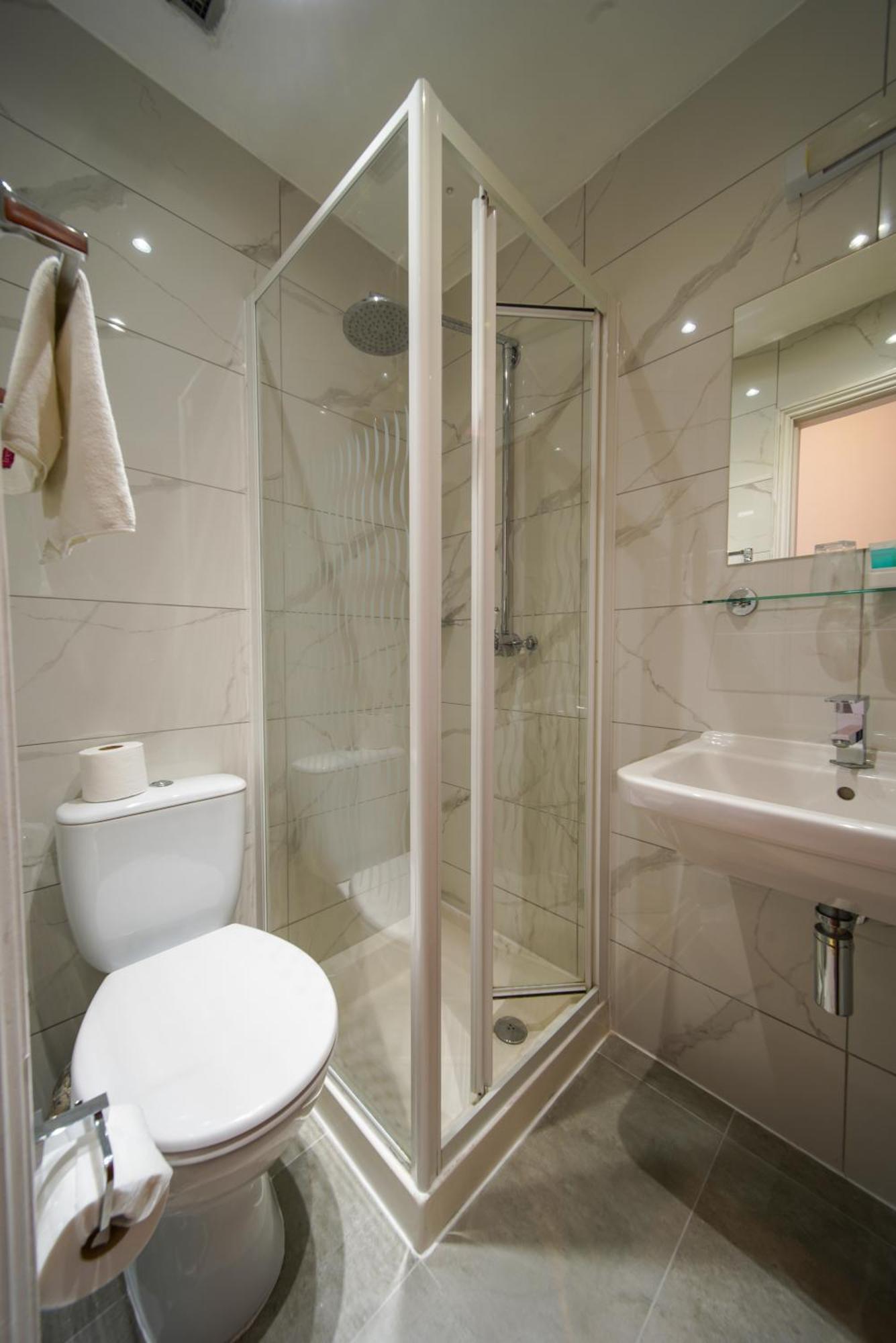 Royal Eagle 3* Londra